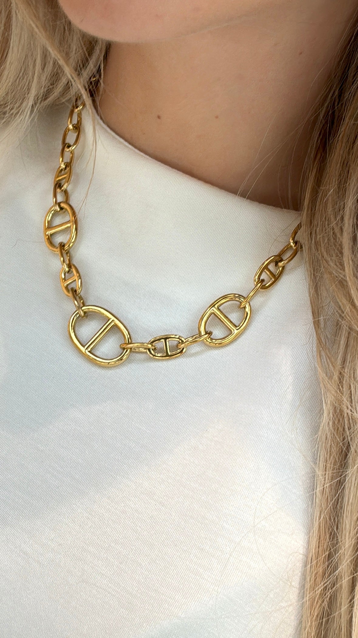 COLLIER - THEA